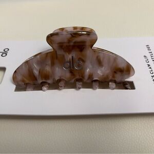 ALO Yoga 90’s Hair Claw Clip Pink Quartz - NWT Sold Out Color